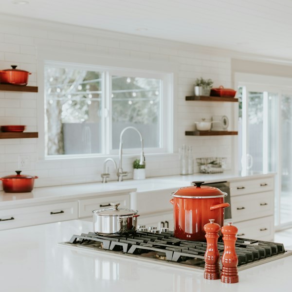 Kitchen & Dining
